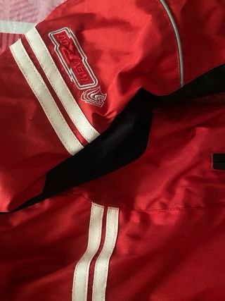 Chaqueta de moto roja y negra. Talla M