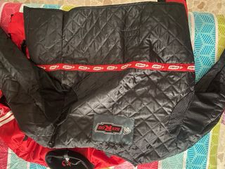 Chaqueta de moto roja y negra. Talla M