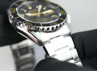 Seiko 5 Sports-SRPK99K1 Automático “Black & Gold”
