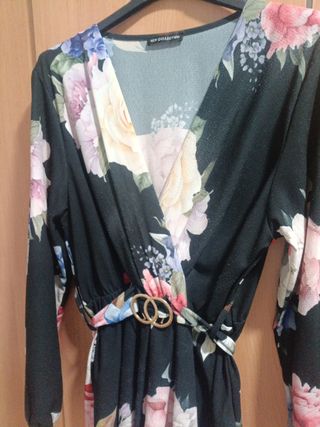 Blusa floral manga larga con cinturón