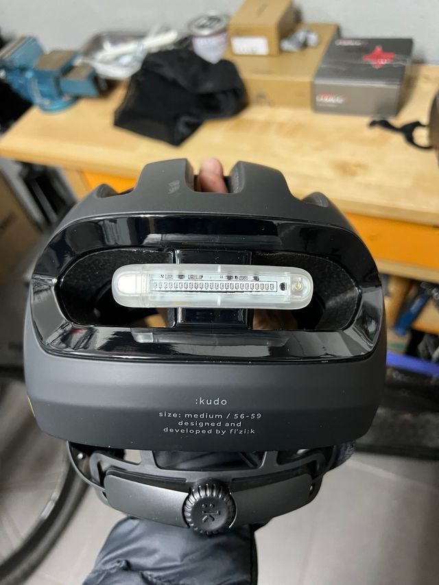 Casco Fizik Kudo Vento Negro MIPS