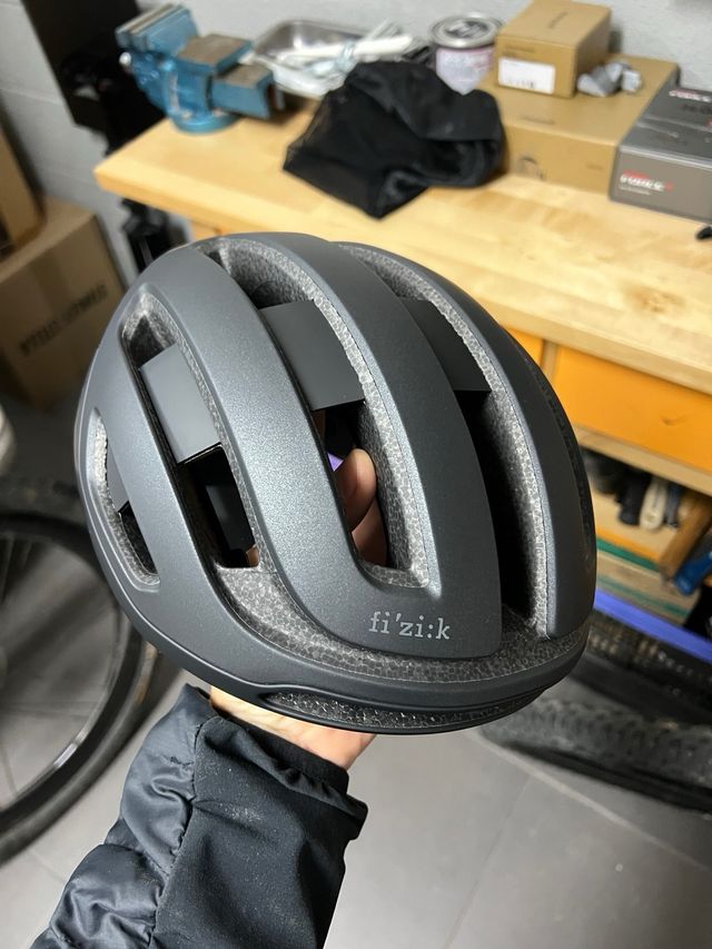 Casco Fizik Kudo Vento Negro MIPS