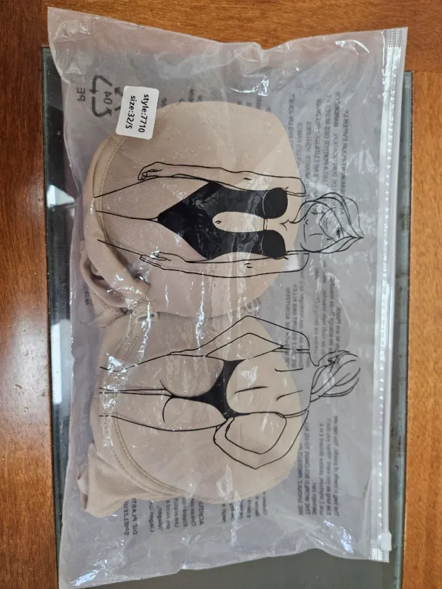 Body escote profundo sin espalda beige