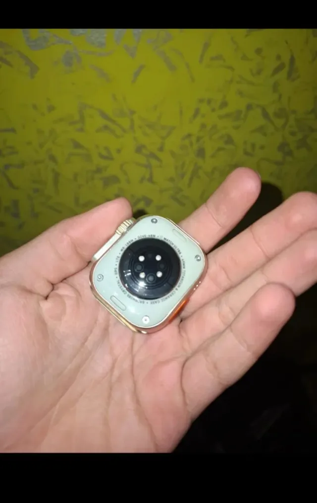 Apple Watch Ultra 2 arancione