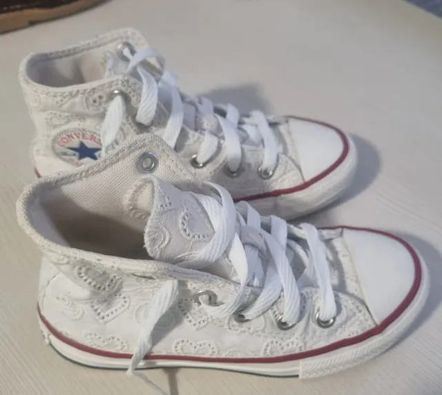 CONVERSE BLANCA CON CORAZONES NIÑA T.28