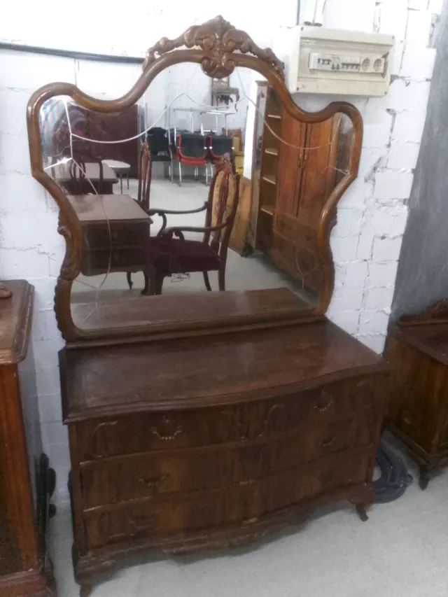 Tocador antiguo madera con espejo