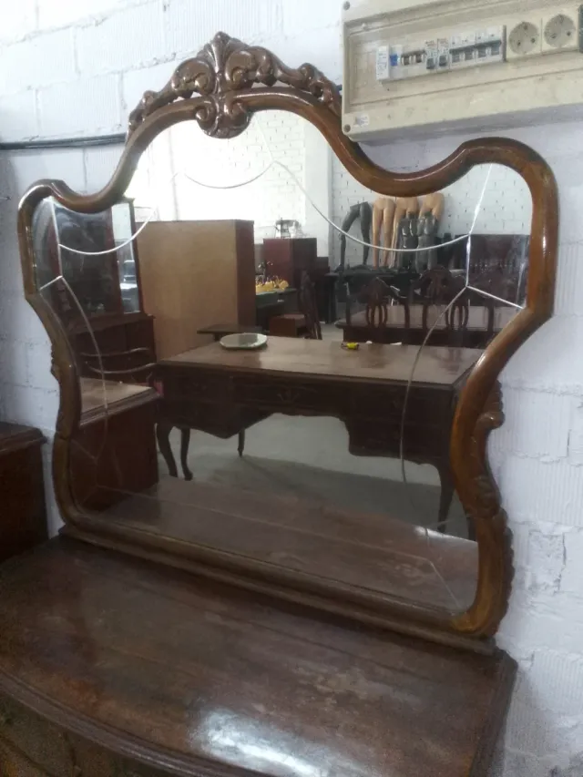 Tocador antiguo madera con espejo