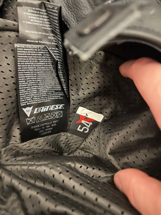 Traje de moto Dainese cuero negro/rojo