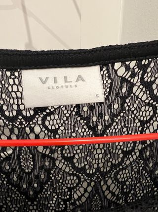 Blusa Vila encaje transparente manga larga