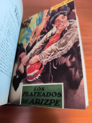 Libro antiguo (Gente de bronce)