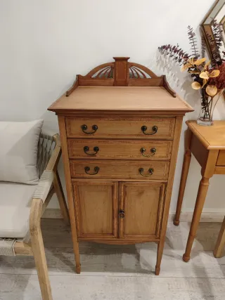 Archiveras antiguas de madera