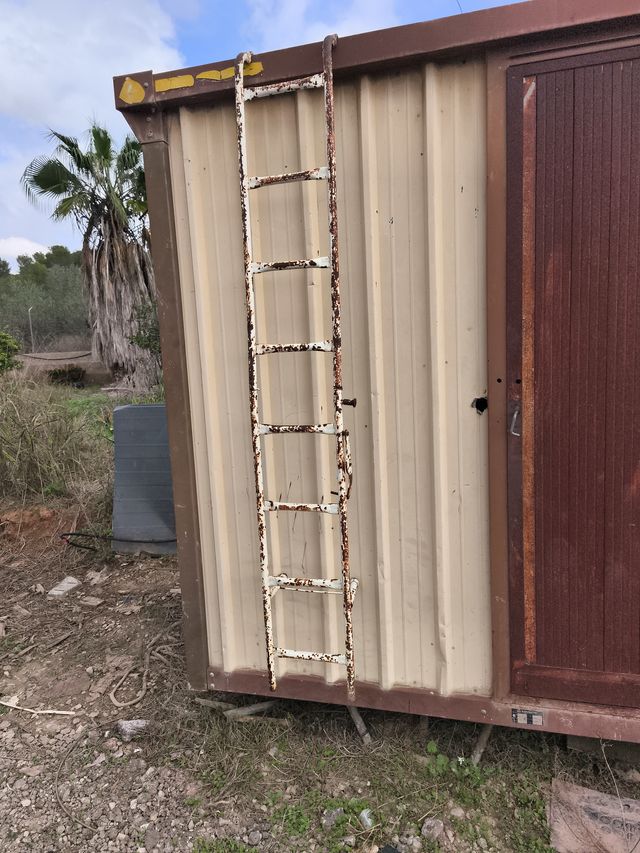 Escalera antigua de autobús