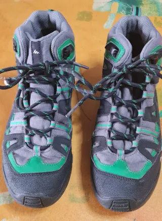 Botas de montaña Quechua grises y verdes N° 37