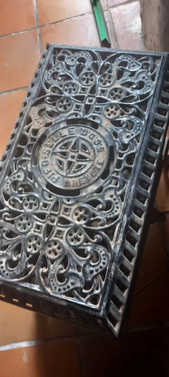 Chimenea decorativa de metal