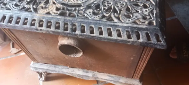 Chimenea decorativa de metal