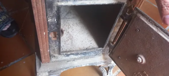 Chimenea decorativa de metal