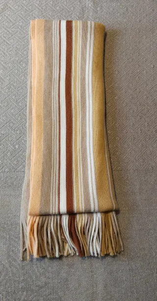 Bufanda de punto con rayas marrones y beige