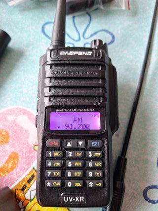 2 Baofeng UV-XR Walkie Talkies Nuevos