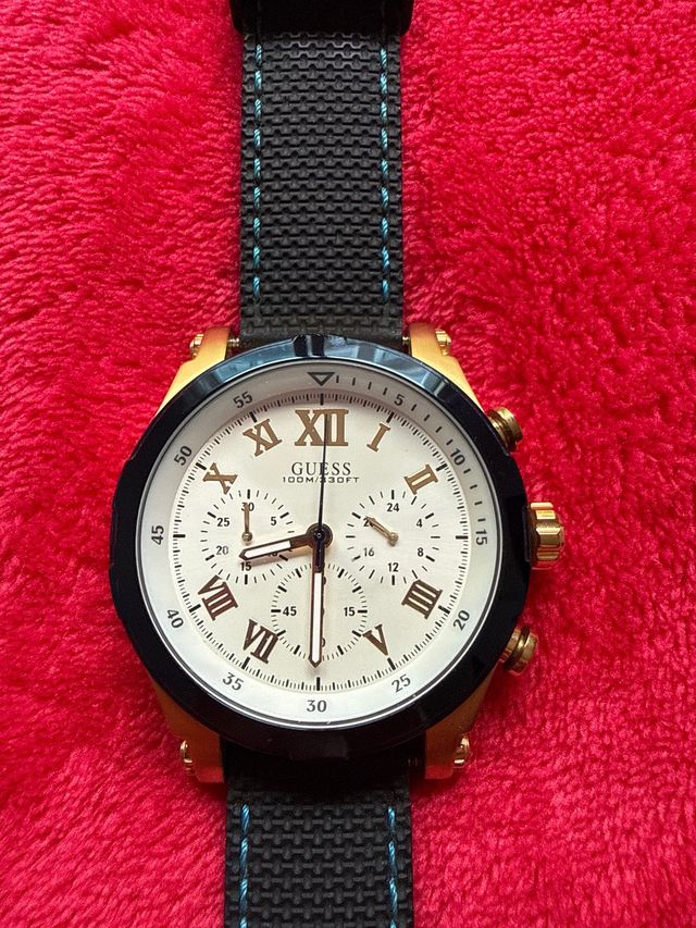Reloj de la marca Gues