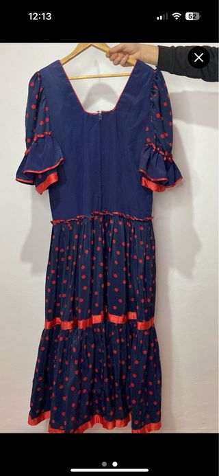 Traje de flamenca azul con lunares rojos Talla 48