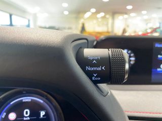 Lexus UX 2.0 250h F Sport