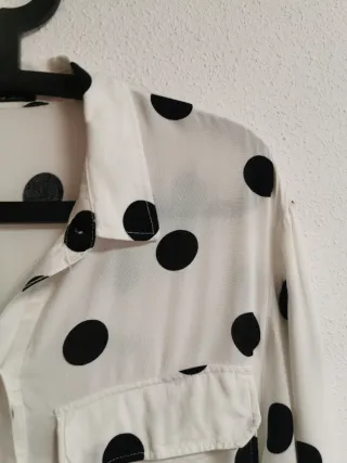 Camisa de chica talla M de Bershka.