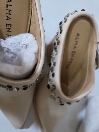 Zuecos Alma en Pena Beige