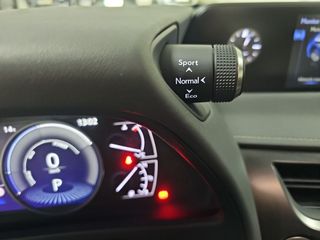 Lexus UX 2.0 250h Premium