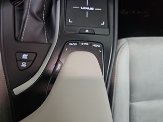 Lexus UX 2.0 250h Premium