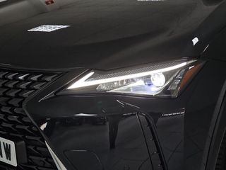Lexus UX 2.0 250h Premium