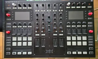 TRAKTOR KONTROL S8 Controlador DJ