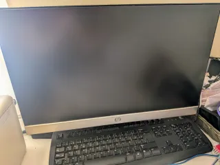 Monitor HP Pavilion 23xi y torre de ordenador