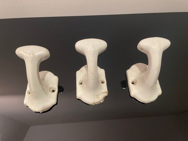 3 Percheros Porcelana Blancos Antiguos