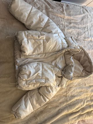 Abrigo Stradivarius oversize beige Talla S