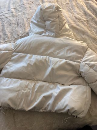 Abrigo Stradivarius oversize beige Talla S