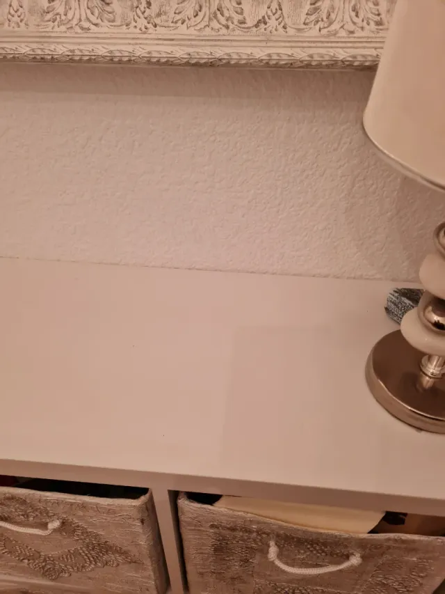 Estantería modular blanca con cubos