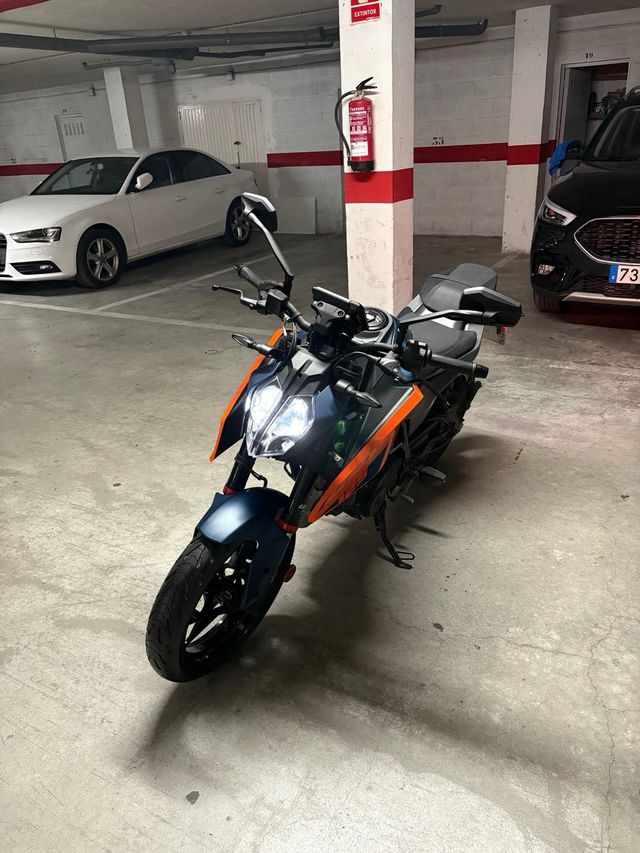 KTM Duke 125