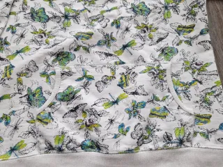 Sudadera estampada mariposas Talla M