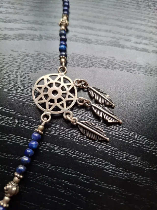Pulsera atrapasueños con piedras azules