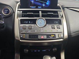 Lexus NX 2.5 300h Premium 2WD