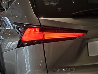 Lexus NX 2.5 300h Premium 2WD