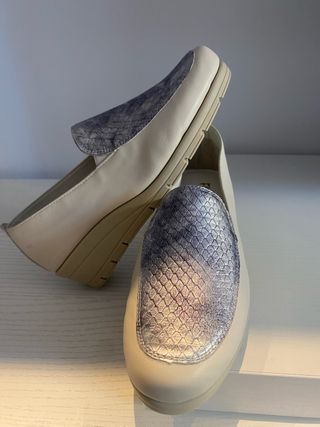 Zapatos cómodos mujer flexibles beige/plata