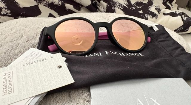 Gafas Armani Exchange Negras y Rosas.