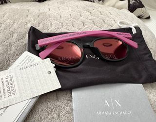 Gafas Armani Exchange Negras y Rosas.