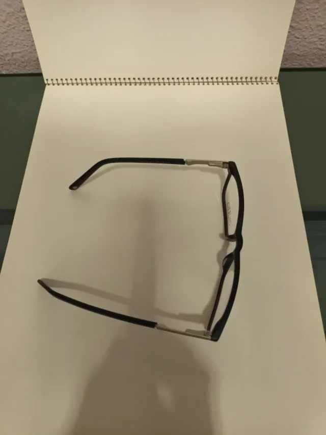 Gafas graduadas Giotto unisex negras y plateadas.