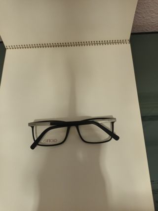 Gafas graduadas Giotto unisex negras y plateadas.
