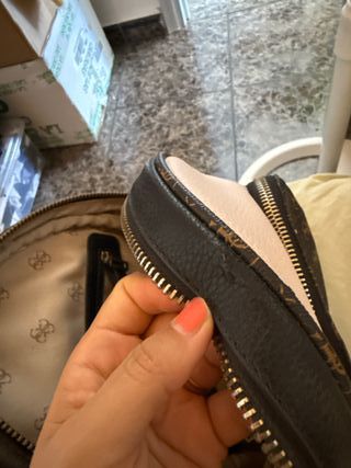 Mochila Guess Beige y Marrón