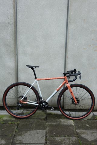 Bici Gravel Shimano electrónico