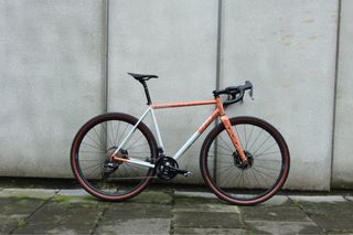 Bici Gravel Shimano electrónico