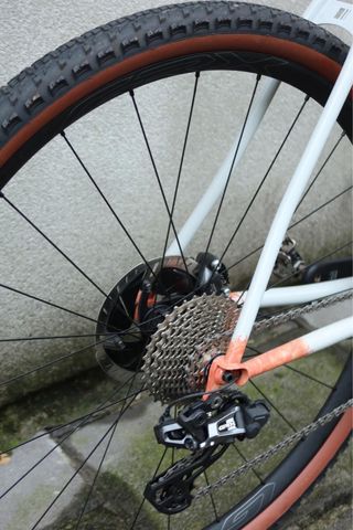 Bici Gravel Shimano electrónico